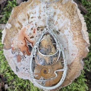 *HANDMADE* Picture Jasper and Ammonite Necklace ❤️
